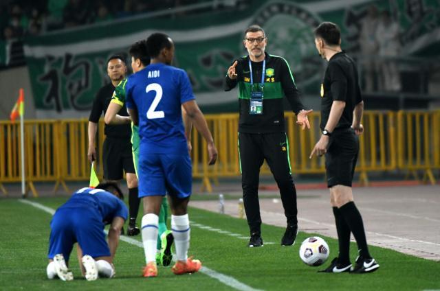 世界杯官方直播app下载安装入口-连续遭上海双雄高空轰炸 国安摇滚主帅谱好战曲？